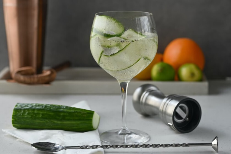 La Innovación en el Mundo de las Bebidas Alcohólicas: Nuevos Estilos y Sabores 