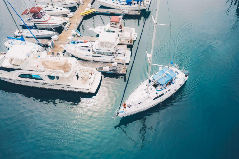 Cuáles son las Diferencias entre un Seguro de Bote y un Seguro de Barco