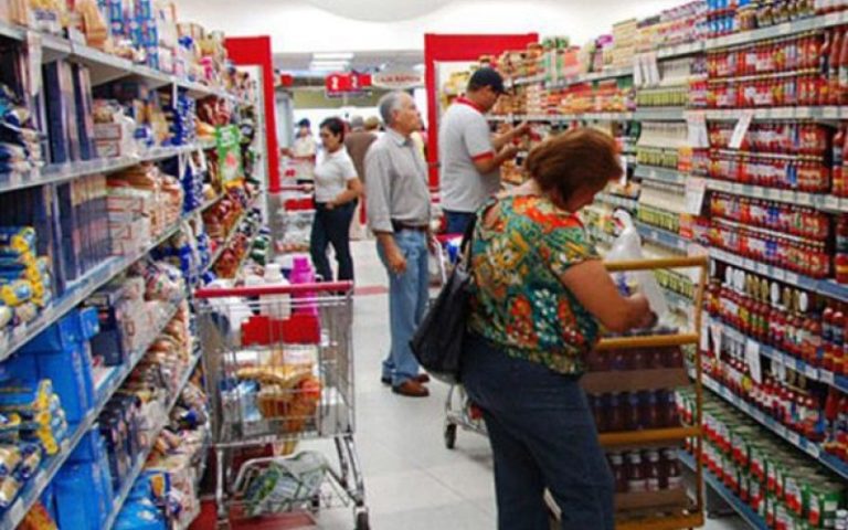 El déficit de una familia fue de 98,9% con respecto al costo de la canasta básica