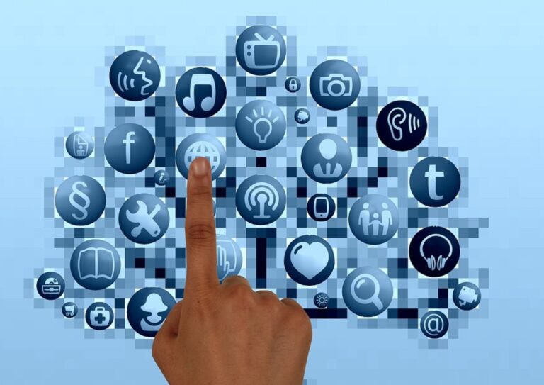 ¿Por qué invertir en las redes sociales? – Héctor Andrés Obregón Pérez