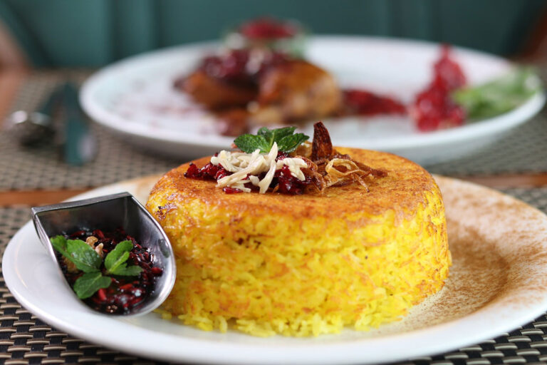 Salar-Ataie-Bandari-5-platos-deliciosos-de-la-comida-iraní