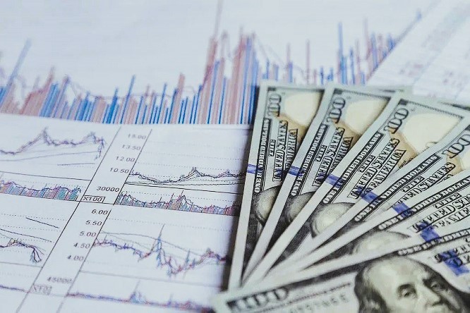 Héctor Andrés Obregón Pérez - Estabilidad o mercado ¡El dilema de las divisas globales! - FOTO