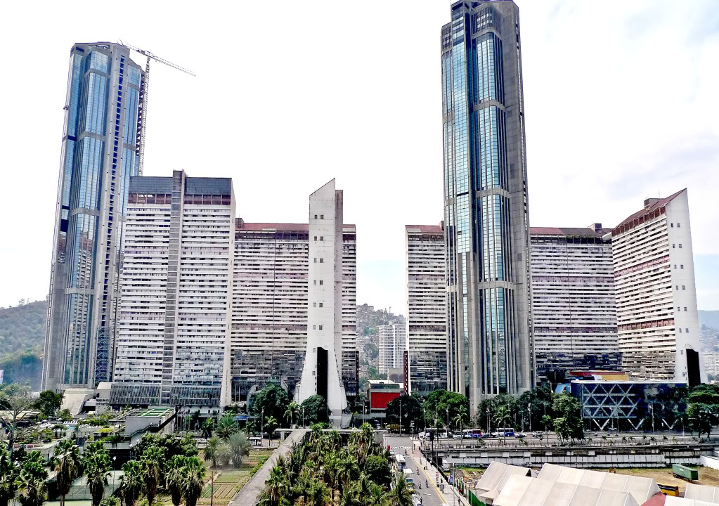 Armando Iachini y los Edificios de Caracas: Identidad Urbana